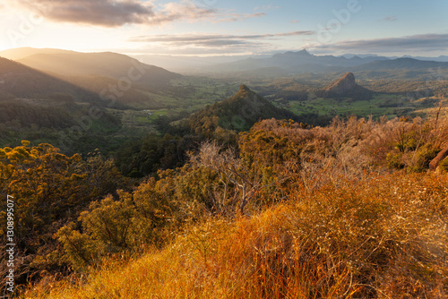 Carta da parati Sunset, view to Mount Warning, Wollumbin, Mebbin, Border Ranges, Mount Jerusalem