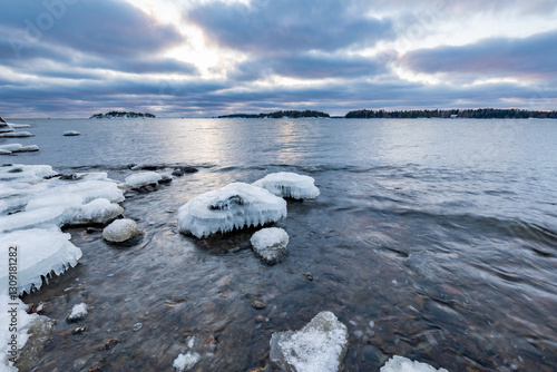 Obraz na płótnie ice on the sea w salonie