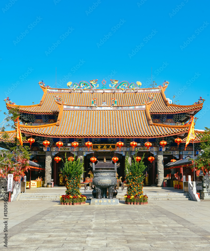 Obraz premium Tianhou Temple (aka Tianhou Palace, Mazu Temple) scenery in Xunliao Bay, Huizhou City, Guangdong Province, China, during January