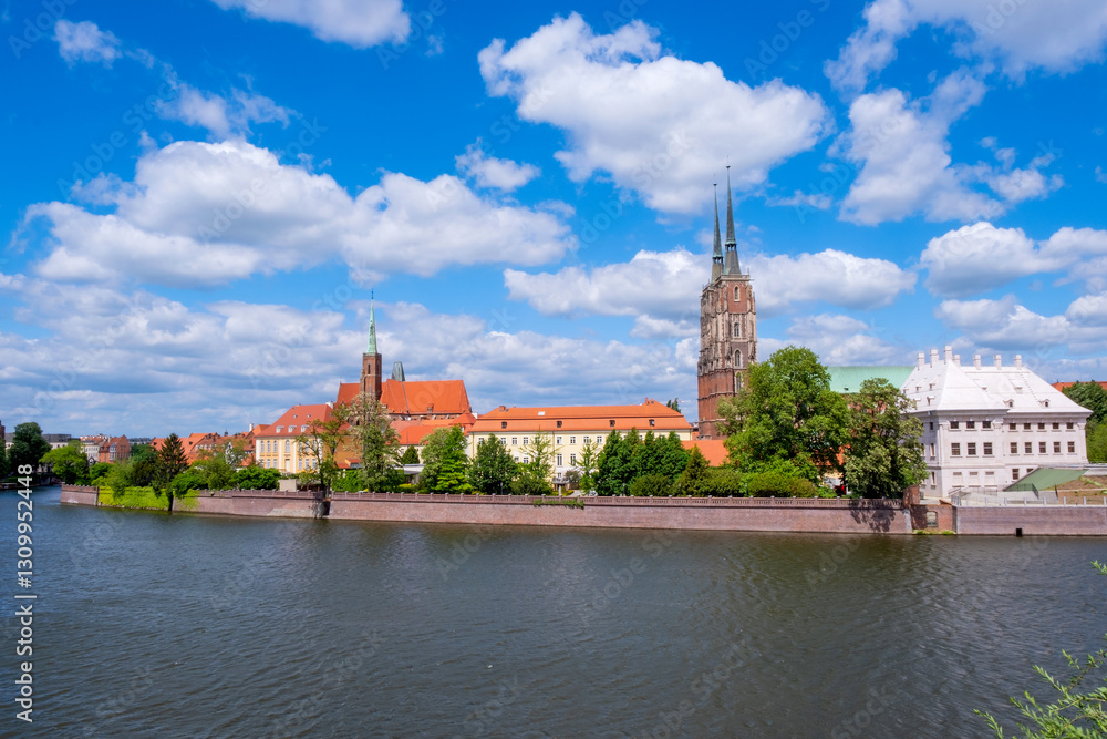 Fototapeta premium Wyspa Tumski na Odrze we Wrocławiu