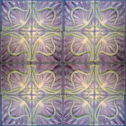 Foto Old tiles. Vintage ceramic tile with floral pattern