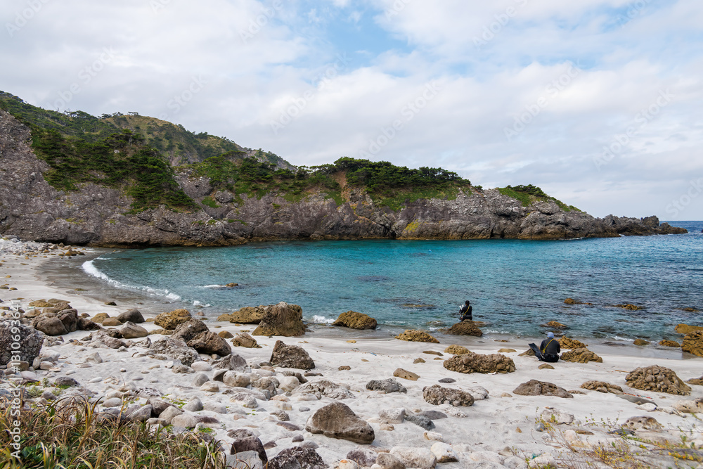 Obraz premium 式根島の中の浦海水浴場の白砂の美しい海。東京都伊豆諸島式根島-2024