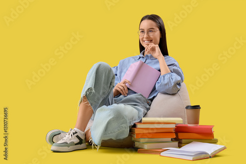 Young woman in eyeglasses w...