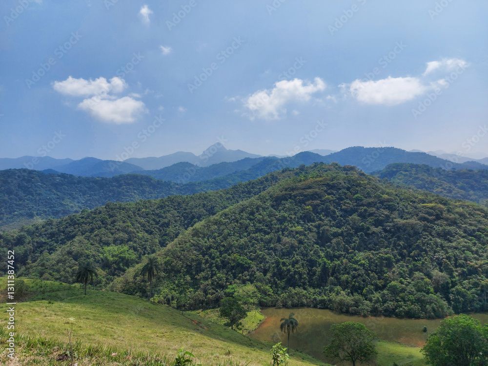 Obraz premium mountain landscape with blue sky and clouds