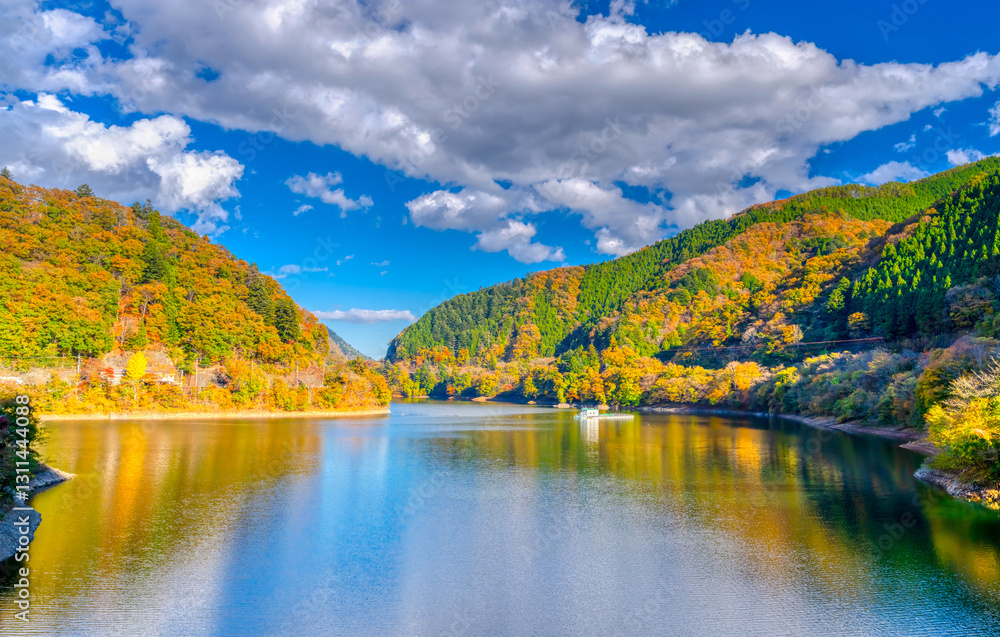 奥多摩湖の紅葉