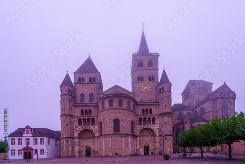Obraz na płótnie Saint Peter Cathedral, in Trier w salonie