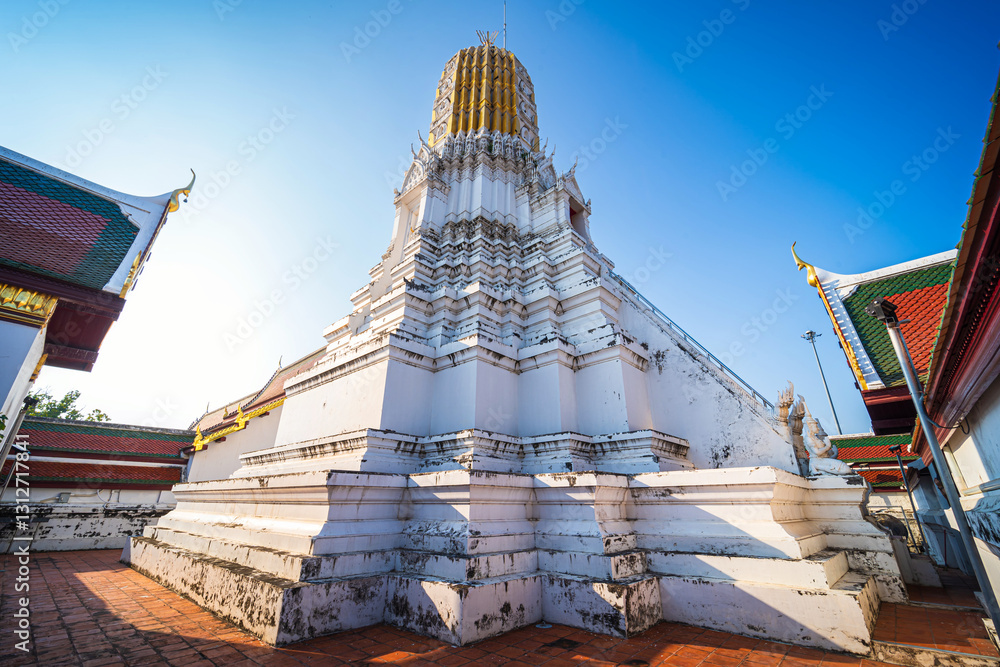 Climb the prang to pay homage to the Buddha's relics at a large Phra Si Rattana Mahathat is a Buddhist temple (wat) event tourist attractions It is a major tourist attraction Phitsanulok,Thailand.