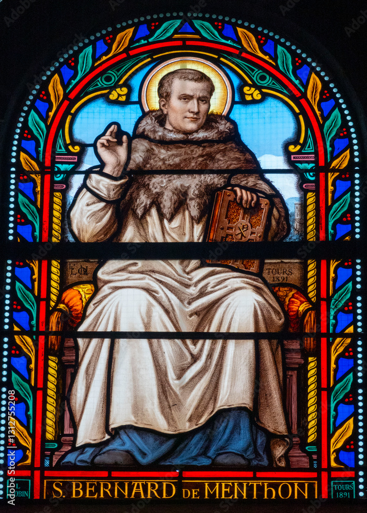 Fototapeta premium 2025-01-26, Église Saint Marc - Orléans, FRANCE. Stained glass (19th century) of Saint Bernard of Menthon Saint of the Roman Catholic Church. .