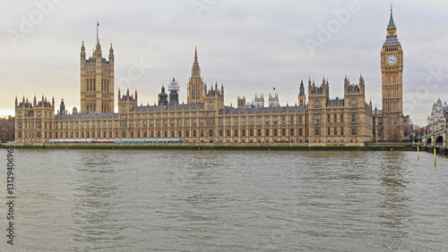 Obraz na płótnie Houses of Parliament at Thames River in London United Kingdom Winter Day Travel w salonie