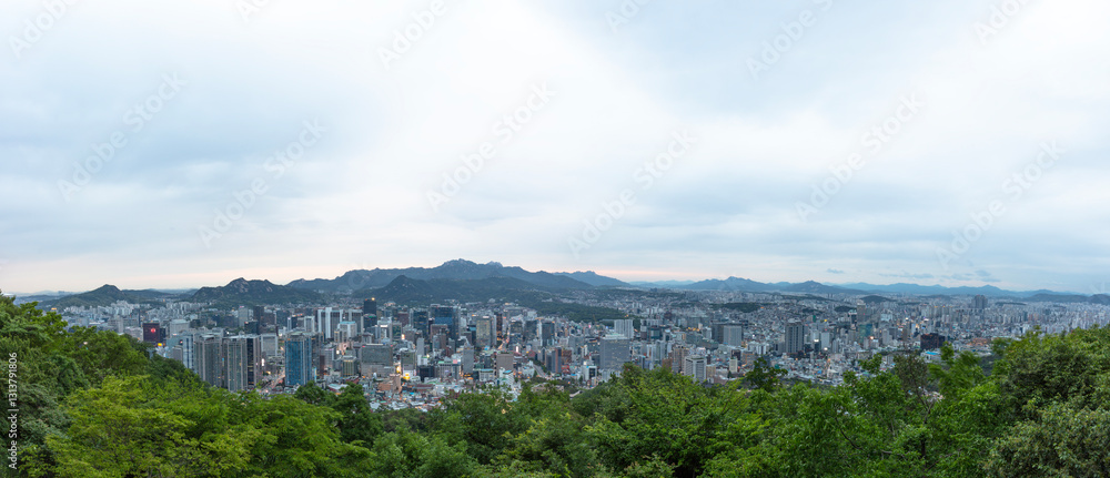 Φωτογραφία landscape with mountains view of Seoul City South Korea