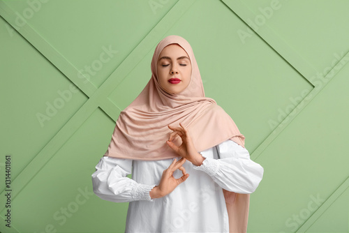 Beautiful young Muslim woma...