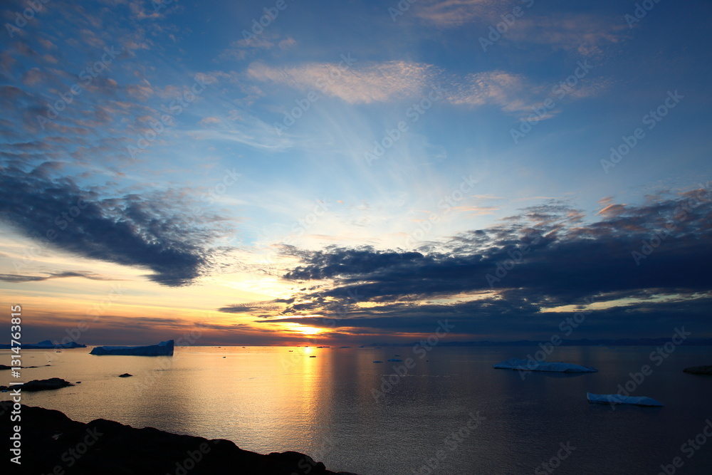 Fototapeta premium Icebergs in Ilulissat, Greenland, Arctic, in late autumn