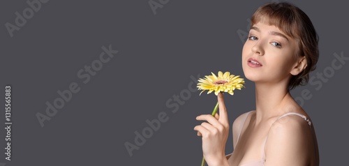 Pretty young woman with nud...
