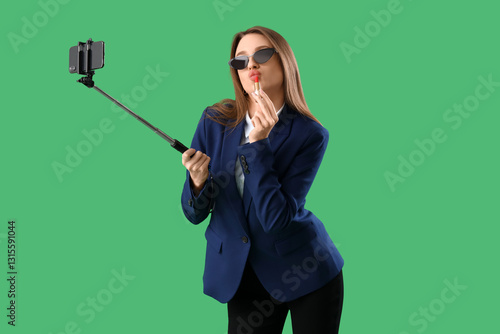 Funny businesswoman applyin...