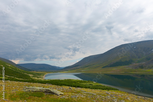 Obraz na płótnie Summer day landscape with mountains and lake in the tundra, Yamal, Russia w salonie