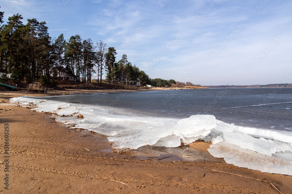 Przedwiośnie nad Zalewem Siemianówka, Podlasie, Polska
