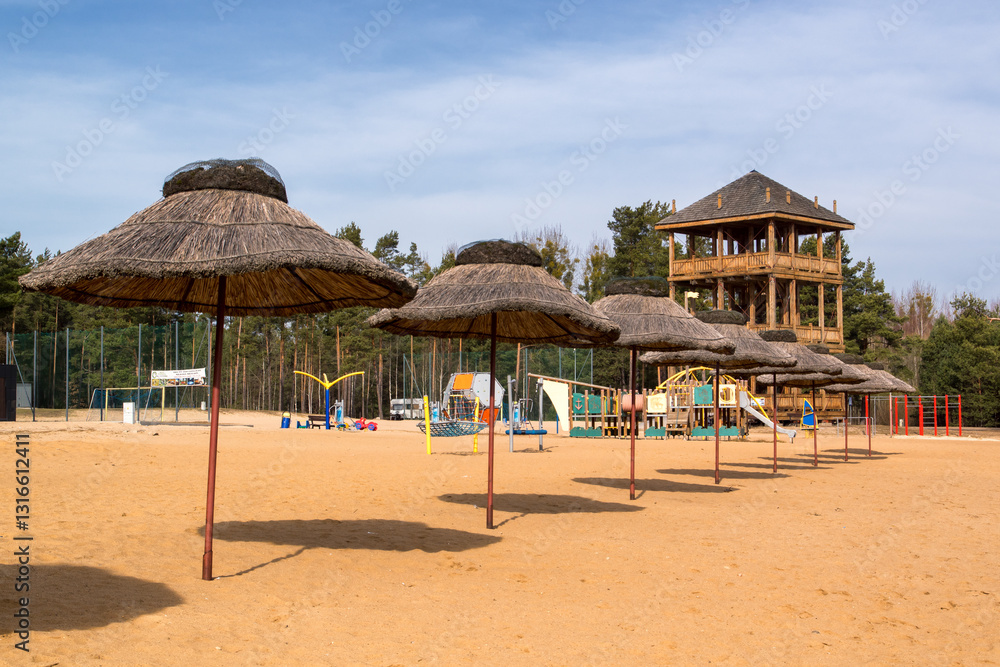 Przedwiośnie nad Zalewem Siemianówka, Podlasie, Polska