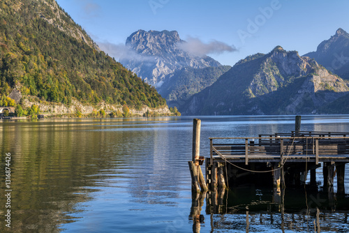 Obraz na płótnie Traunsee mit Traunstein im Salzkammergut w salonie