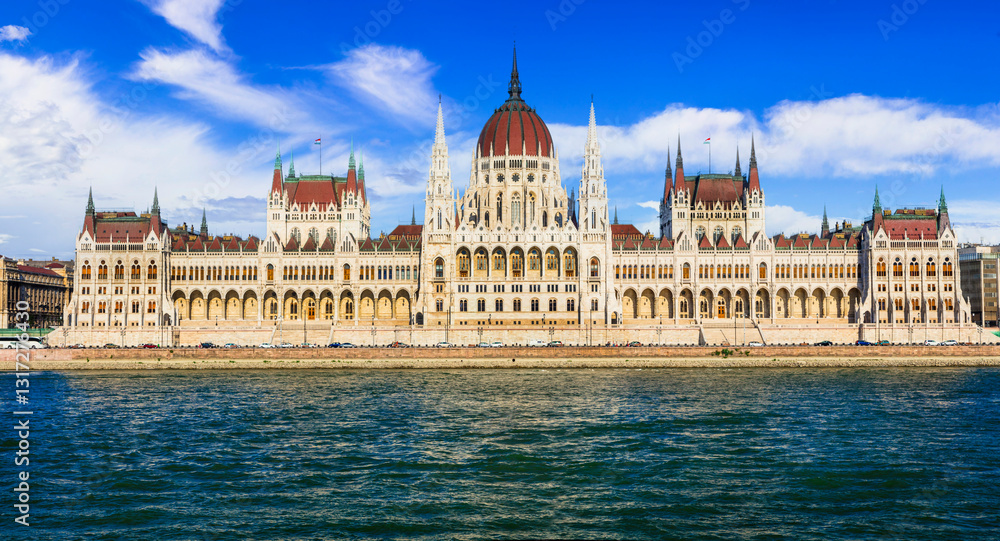 Obraz premium Budapest capital city of Hungary. Iconic view of Parlament (hungarian parliament) over Danube river. Famous european travel destinations