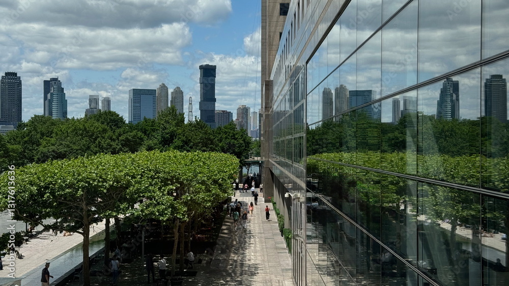 Fototapeta premium Vibrant NYC street scene during the day—bustling energy, iconic architecture, and the dynamic pulse of the city in every shot.