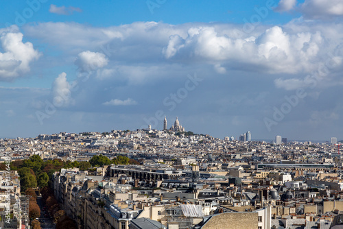 Obraz na płótnie Europe, Paris. Boulevard Champs Elysees . View from the top of the Arc de Triomphe toward Montartre and Sacré-Coeur Basilica. w salonie