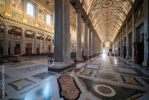 Canvas Print Side aisle of the baroque church of Santa Maria Maggiore in Rome, Italy