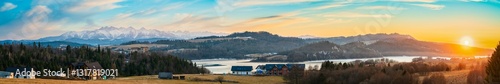 Obraz na płótnie Beautiful panorama of Czorsztyn Lake at sunset. Castle in Czorsztyn, Castle in Niedzica with Tatry mountains in the background. Pieniny range of Poland w salonie