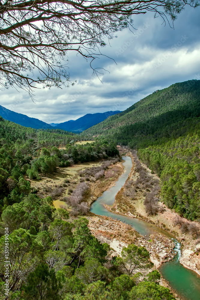 Río Guadalquivir en el parque natural de Cazorla, Segura y Las Villas. Río Guadalquivir en el parque natural de Cazorla, Segura y Las Villas.