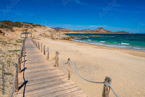 path to the beach, cabo pulmo, México