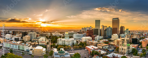 Obraz na płótnie Aerial panorama of Colorado Capitol and Denver, Colorado skyline at sunset. Denver is a consolidated city and county, the capital, and most populous city of the U.S. state of Colorado w salonie