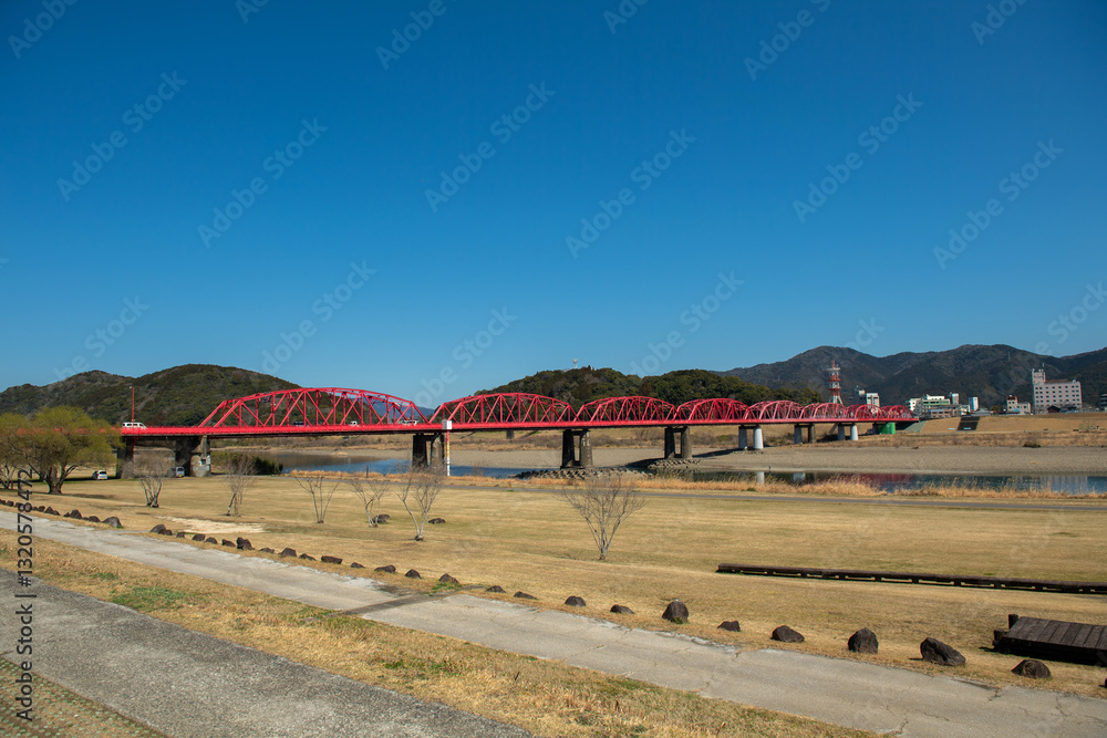 Obraz premium 赤い鉄橋