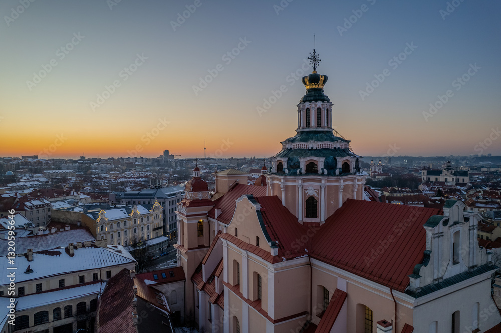 Obraz premium Aerial winter evening sunset view of Vilnius old town, Lithuania