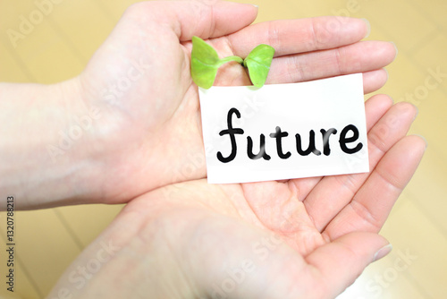 未来を担う手と植物