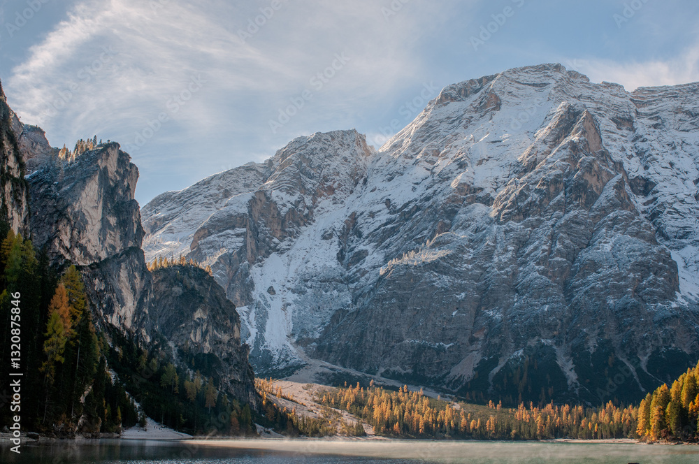 Pragser Wildsee (italienisch Lago di Braies) ist ein Bergsee im Pragser Tal in der Südtiroler Gemeinde Prags. Er liegt wenige Kilometer südlich des Hochpustertals zwischen Bruneck und Toblach