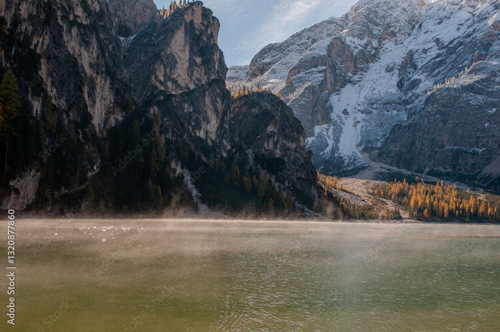 Pragser Wildsee (italienisch Lago di Braies) ist ein Bergsee im Pragser Tal in der Südtiroler Gemeinde Prags. Er liegt wenige Kilometer südlich des Hochpustertals zwischen Bruneck und Toblach