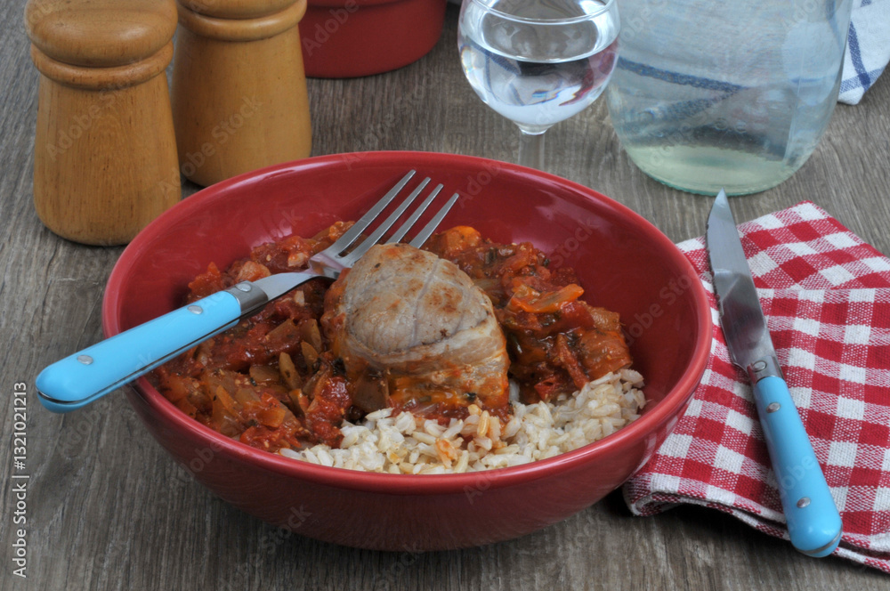 custom made wallpaper toronto digitalPaupiette de veau avec du riz accompagnée d'une compotée de poivrons et tomates servie dans une assiette avec une fourchette