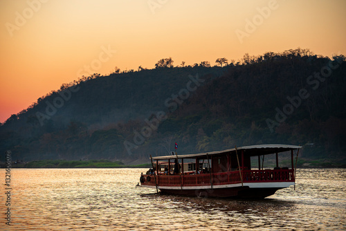 Obraz na płótnie Mekong River near Luang Prabang, Laos w salonie
