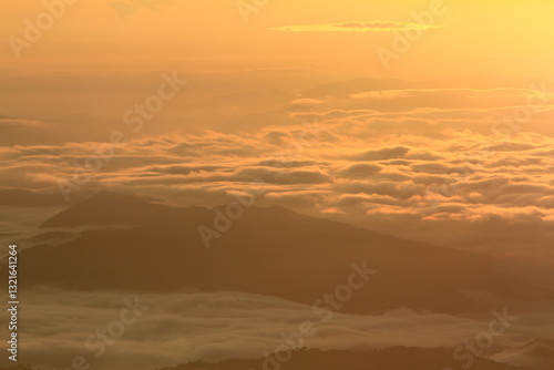 Obraz na plátně The sea of mist in Doi Pha Hom Pok , the second highest viewpoint of Thailand