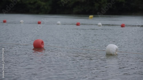 Vu du lac en slowmotion avec bouée de nage