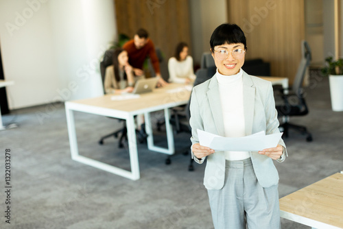 Professional Asian woman le...