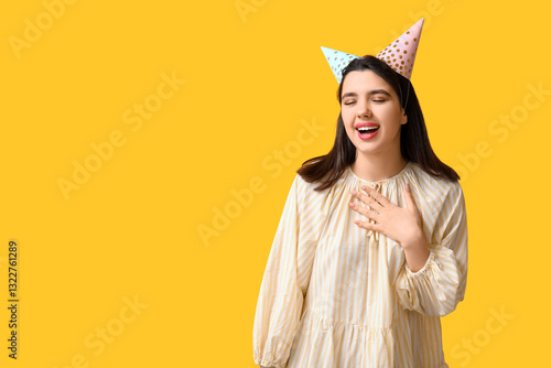 Beautiful young woman in pa...