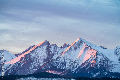 Fototapeta Naklejka Na Ścianę i Meble -  Winter view of Tatra Mountains at sunrise. Poland