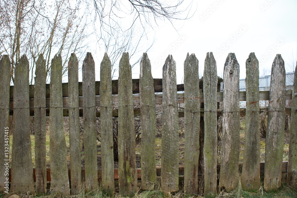 Obraz premium old wooden fence