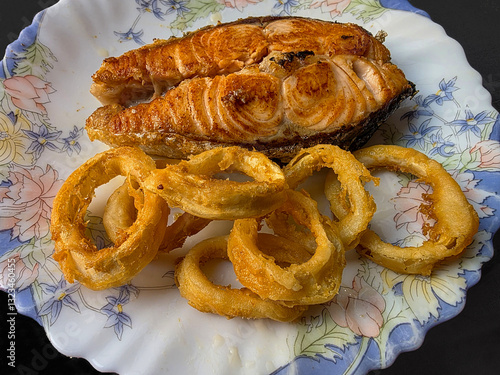Obraz na płótnie Healthy Sliced Salmon and Fried Squid w salonie