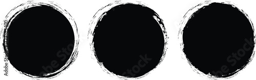 Set of round grunge circles shapes on a white background. Grunge round shapes. Grunge banner and paint brush stamps. 