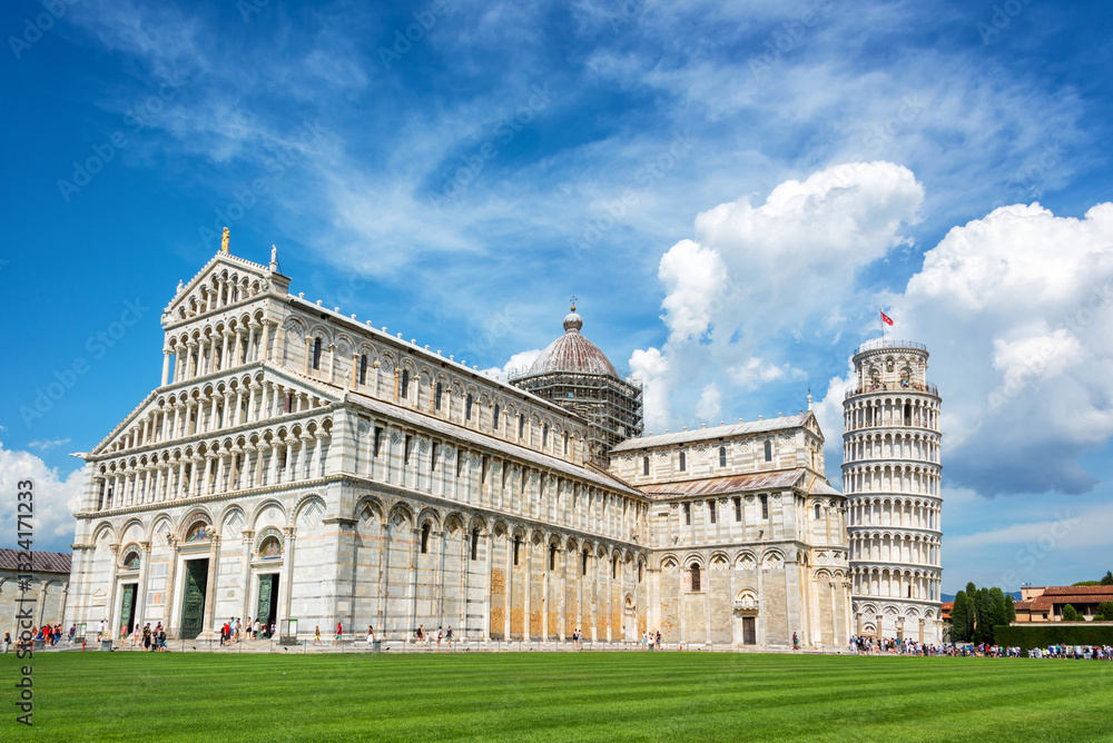 Leaning tower of Pisa and the cathedral (Duomo) in Pisa, Tuscany, Italy