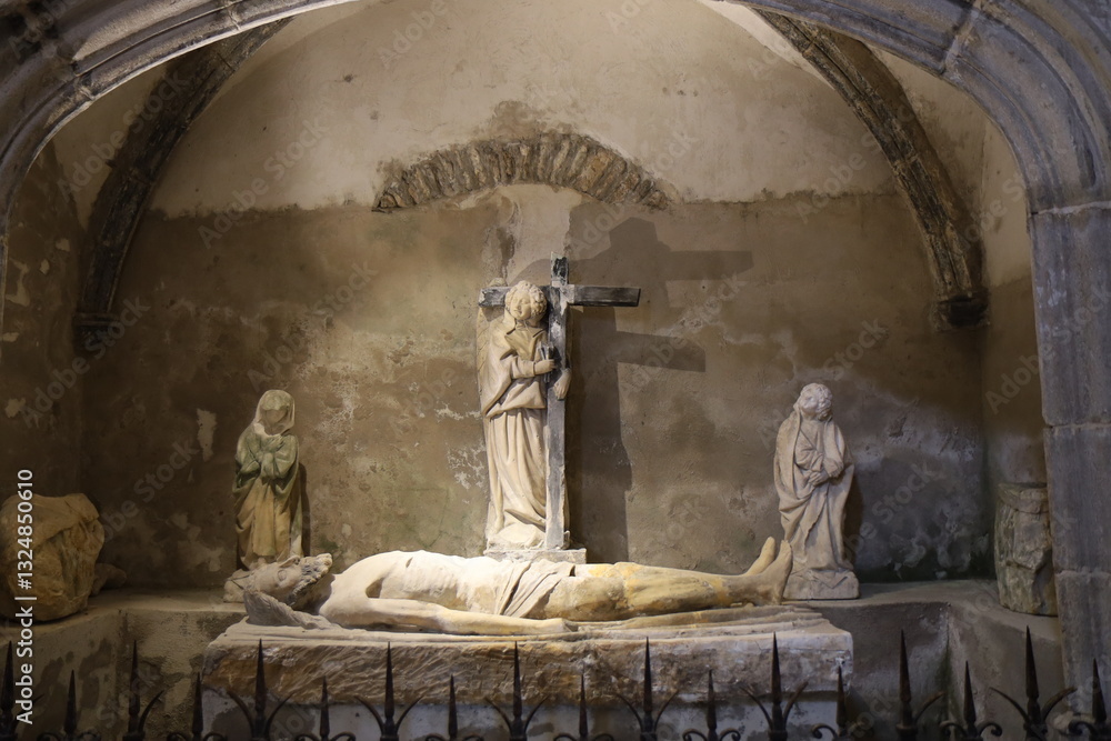 L'église Saint Pierre, église romane, village de Baume Les Messieurs, département du Jura, France