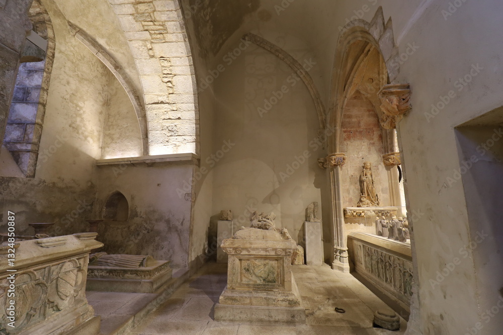 L'église Saint Pierre, église romane, village de Baume Les Messieurs, département du Jura, France