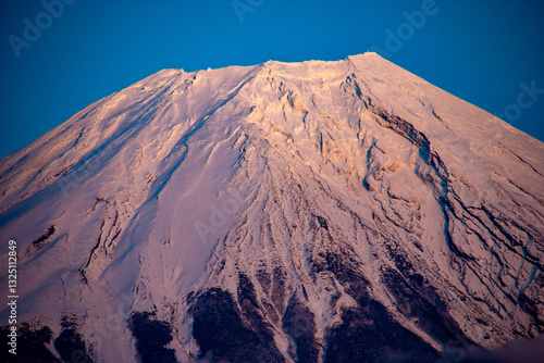 Wallpaper Mural 朝霧高原から　冬の富士山の絶景　静岡県富士宮市　日本 Torontodigital.ca