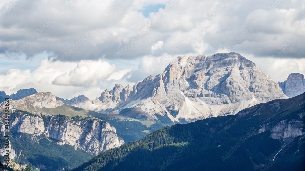 Obraz premium Beautiful shot of mighty mountain range in Dolomites, Italy